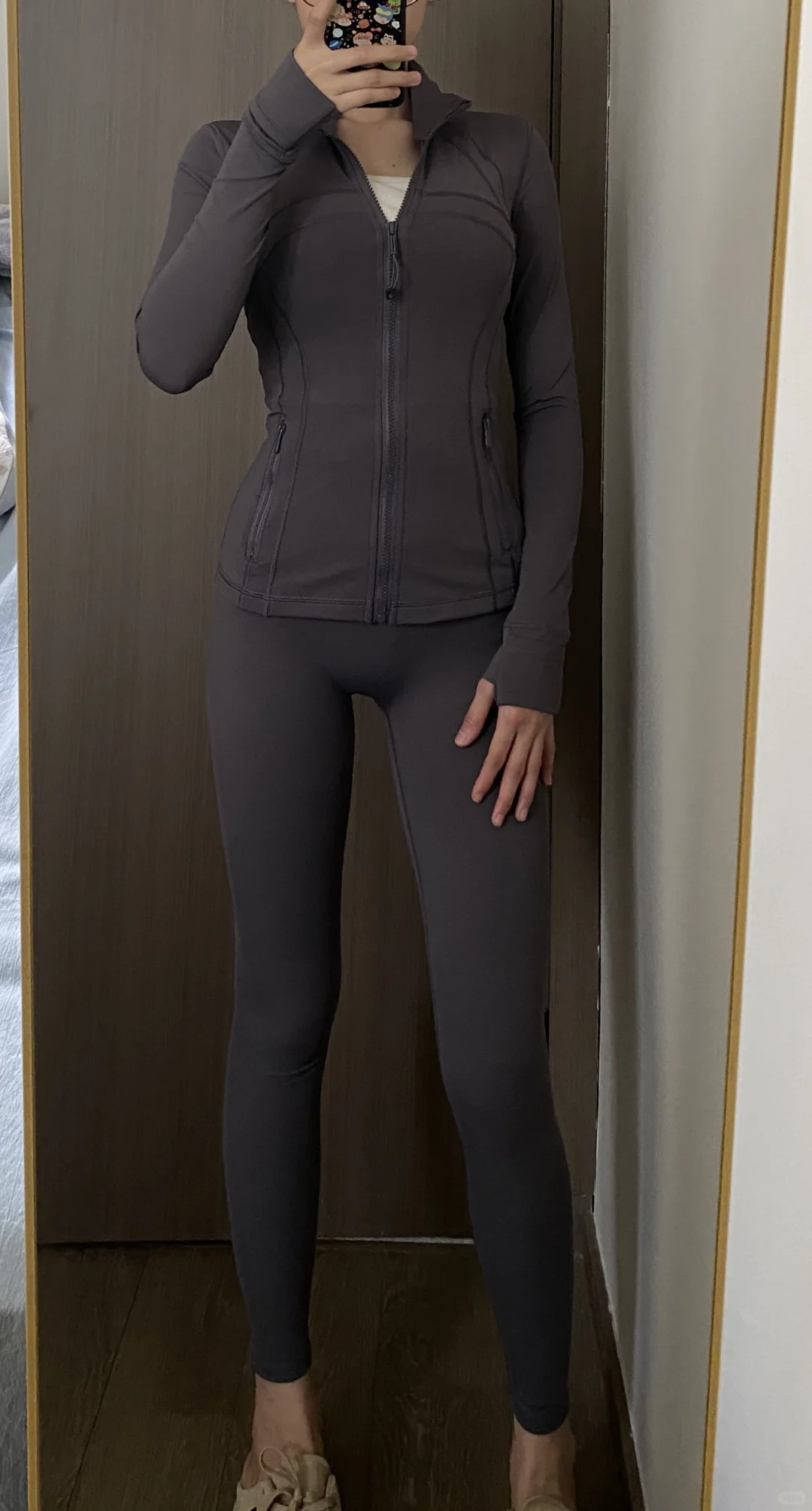 灰色瑜伽服，高级感满满～