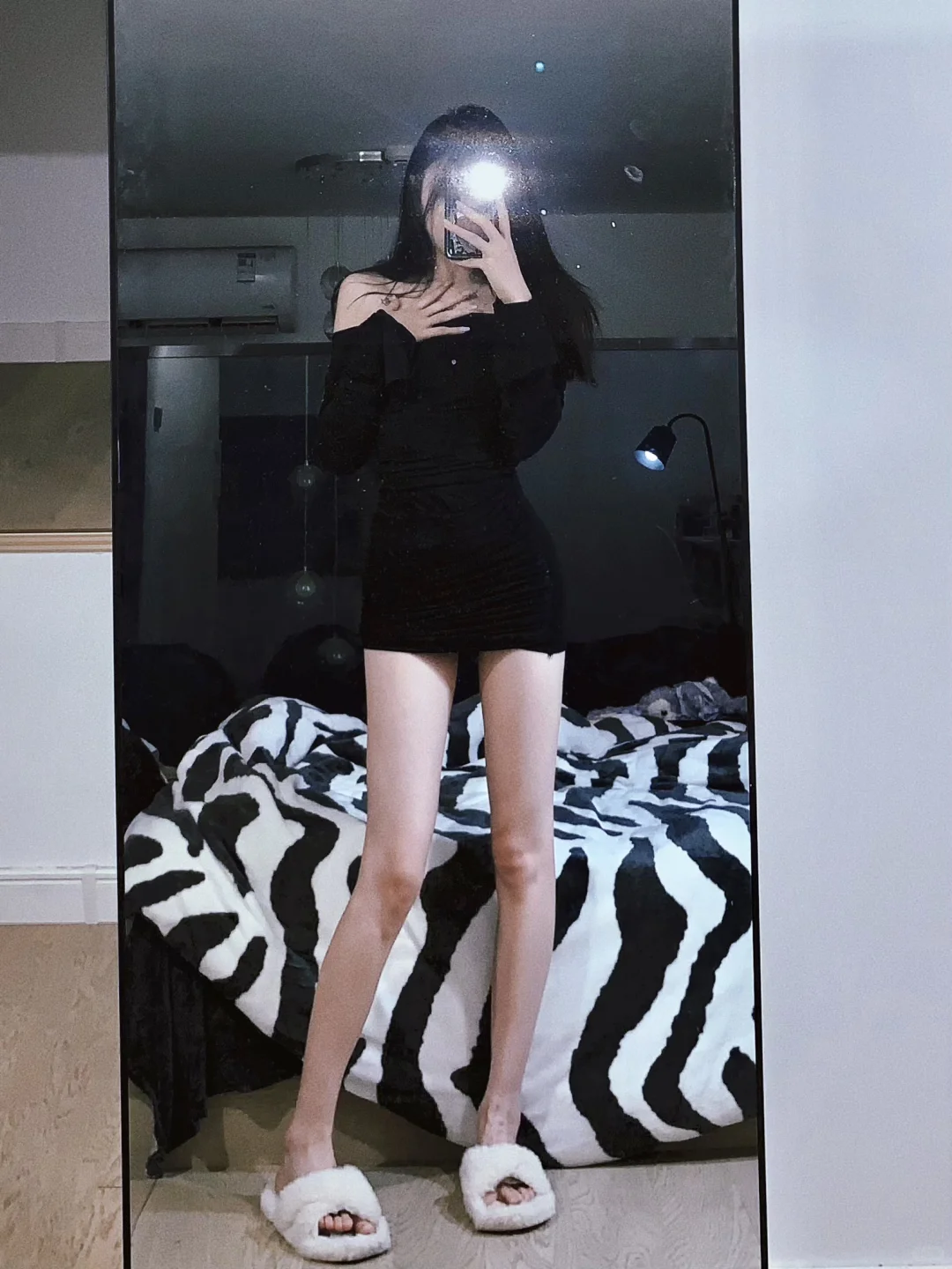 不露脸的氛围感对镜自拍｜穿搭的尽头是姐姐