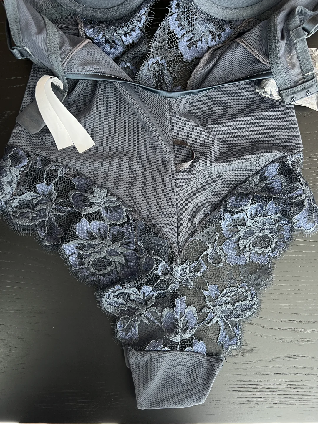 “若爱是一种颜色，一定是蓝色 忠诚浪漫积极”