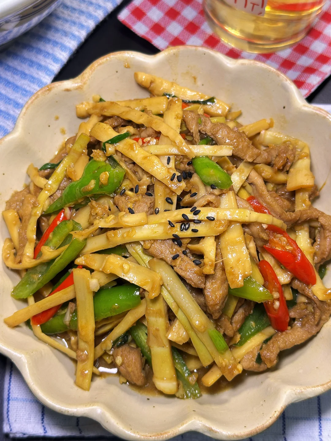 晚餐｜猪蹄炖黄豆 竹笋炒肉丝 凉拌秋葵