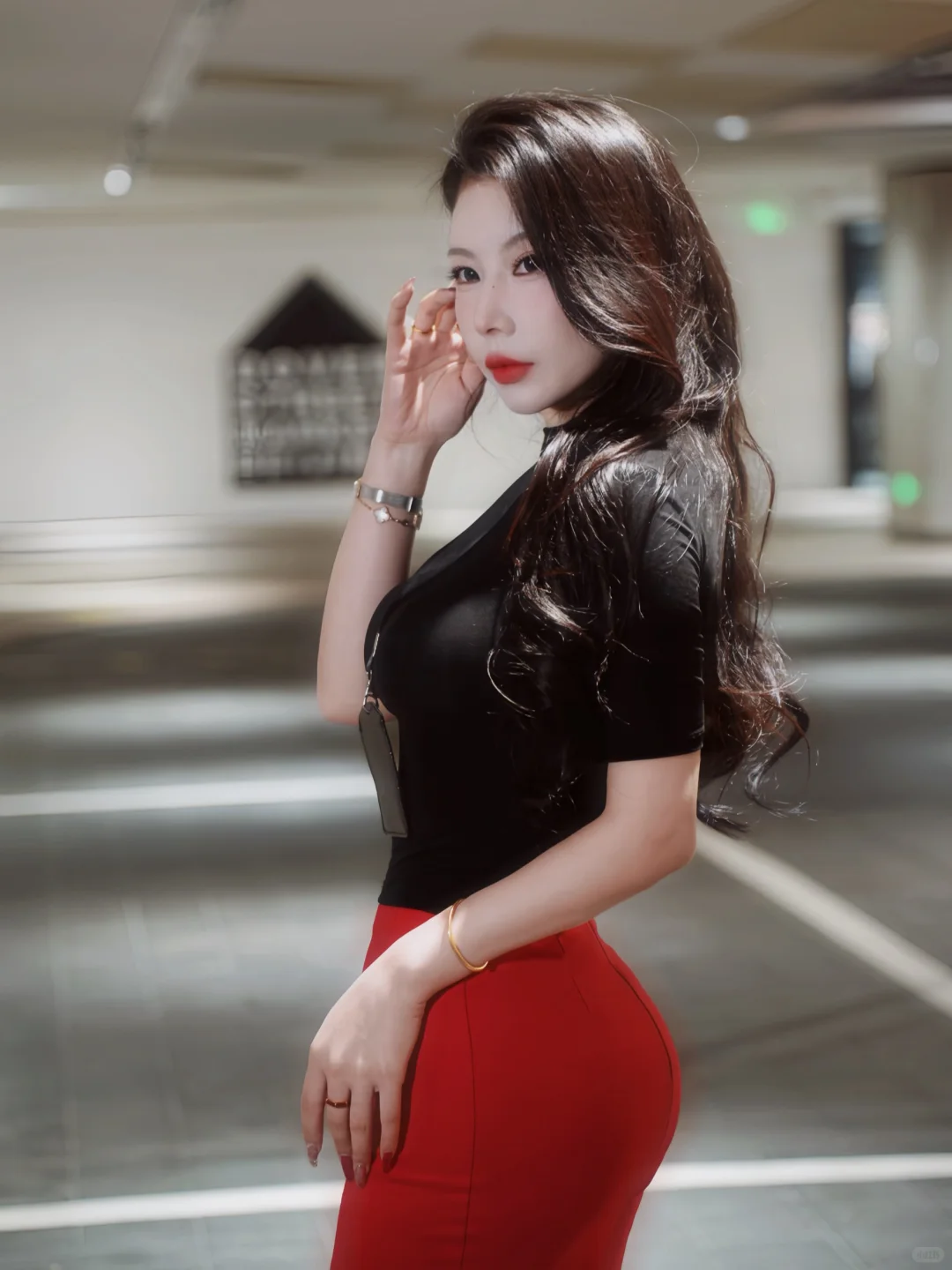 👠 𝗚𝗲𝘁停车场拍照姿势