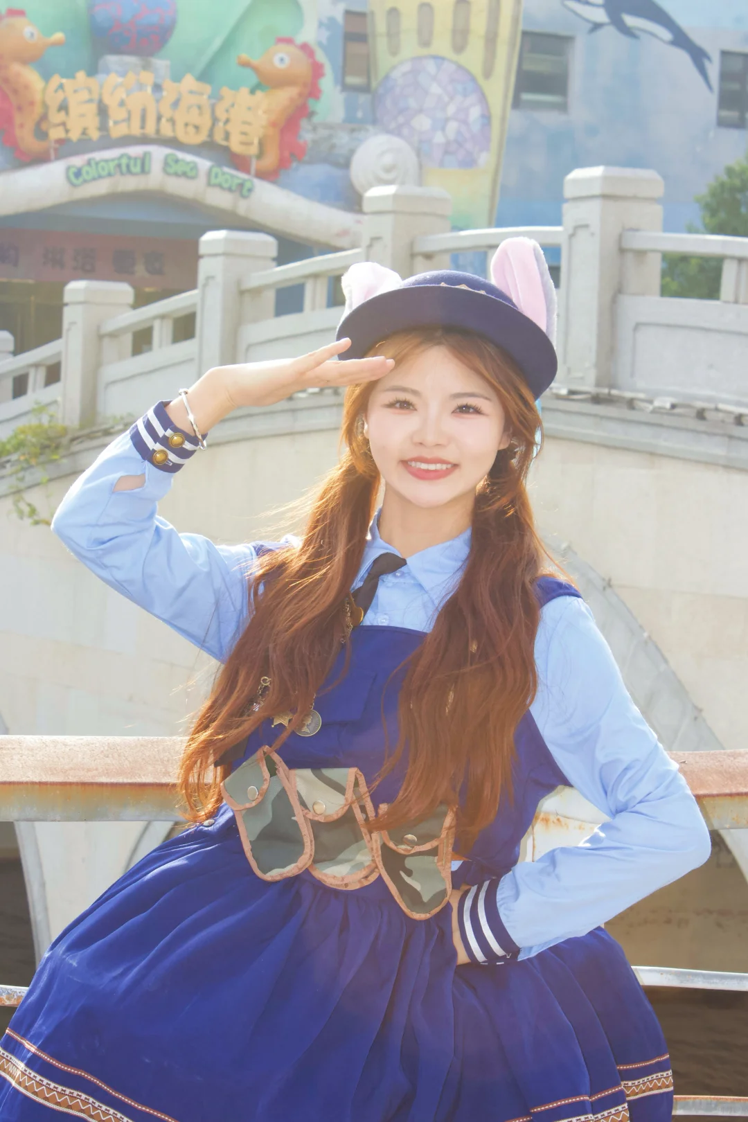 兔子警官朱迪拍照📸