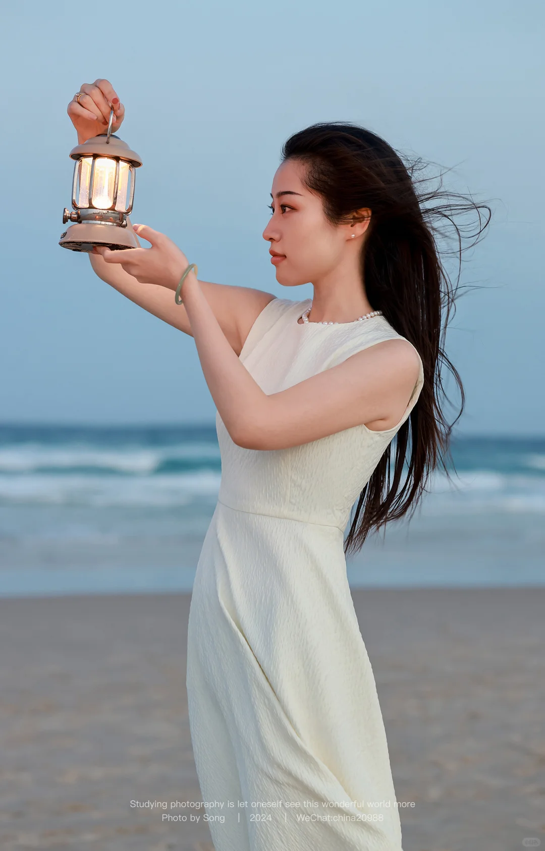 海边人像怎么拍才高级？穿对，比姿势更重要！