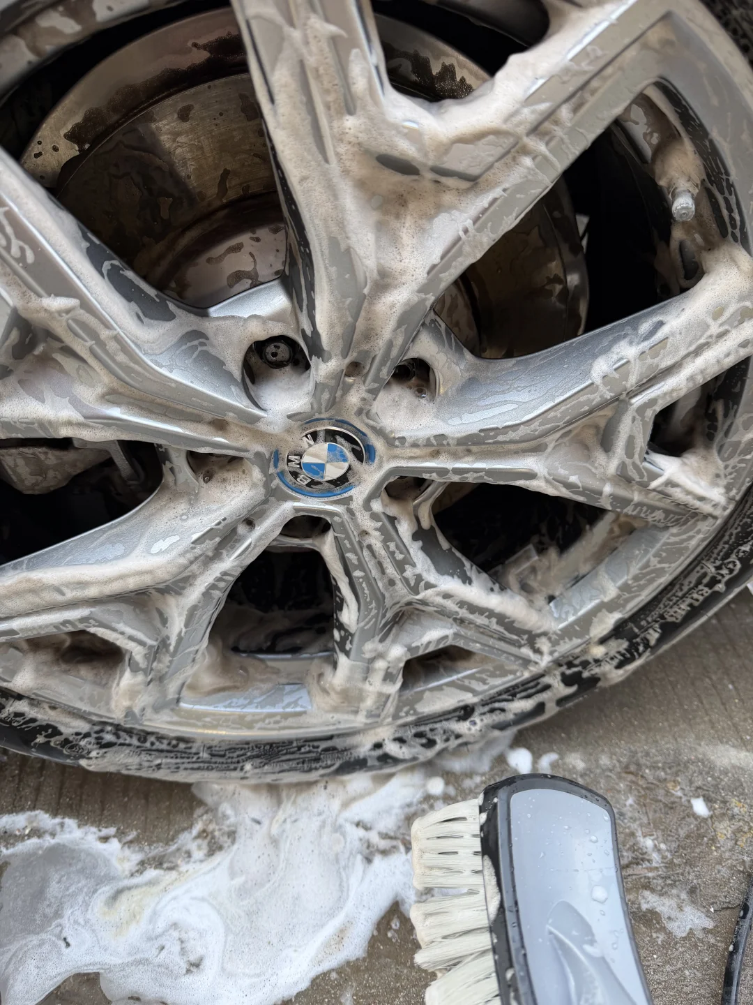 今日洗车，白车打蜡