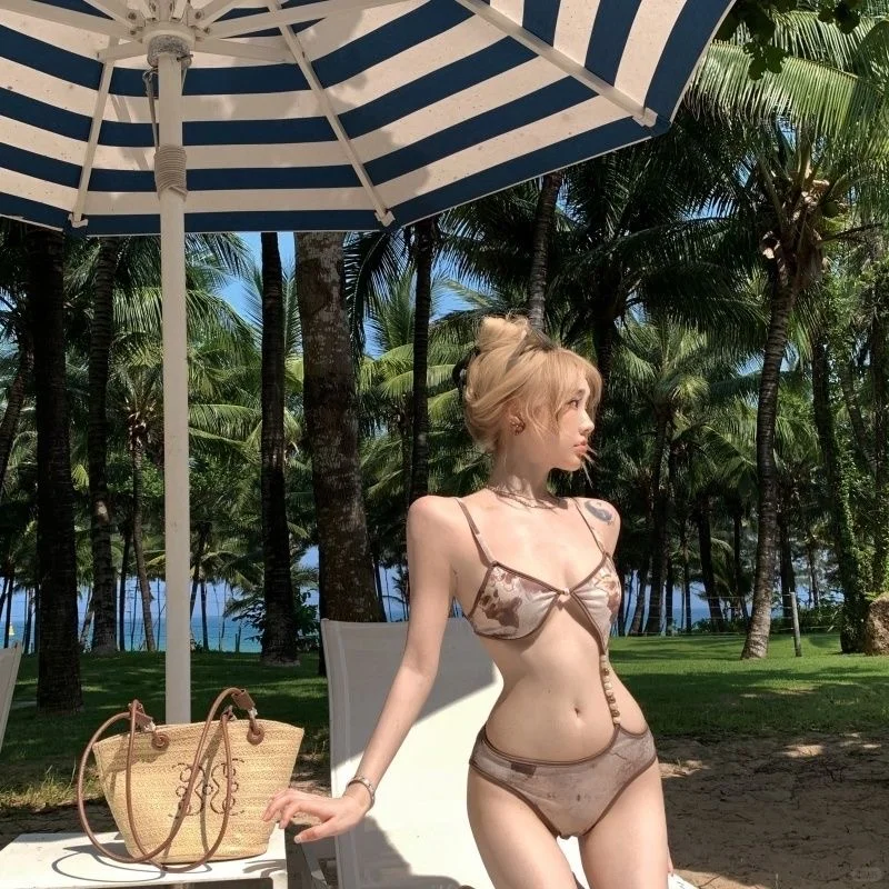 她很美，美到我不敢想她！！！