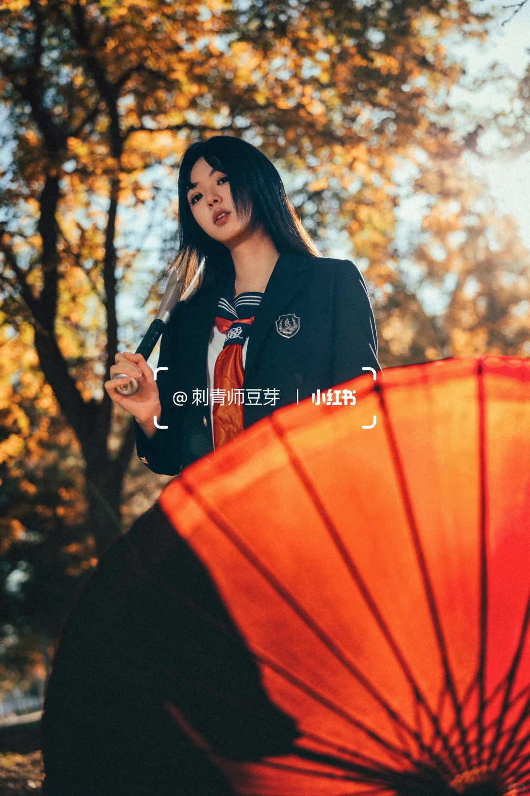 秋天 少女 枫叶 等待