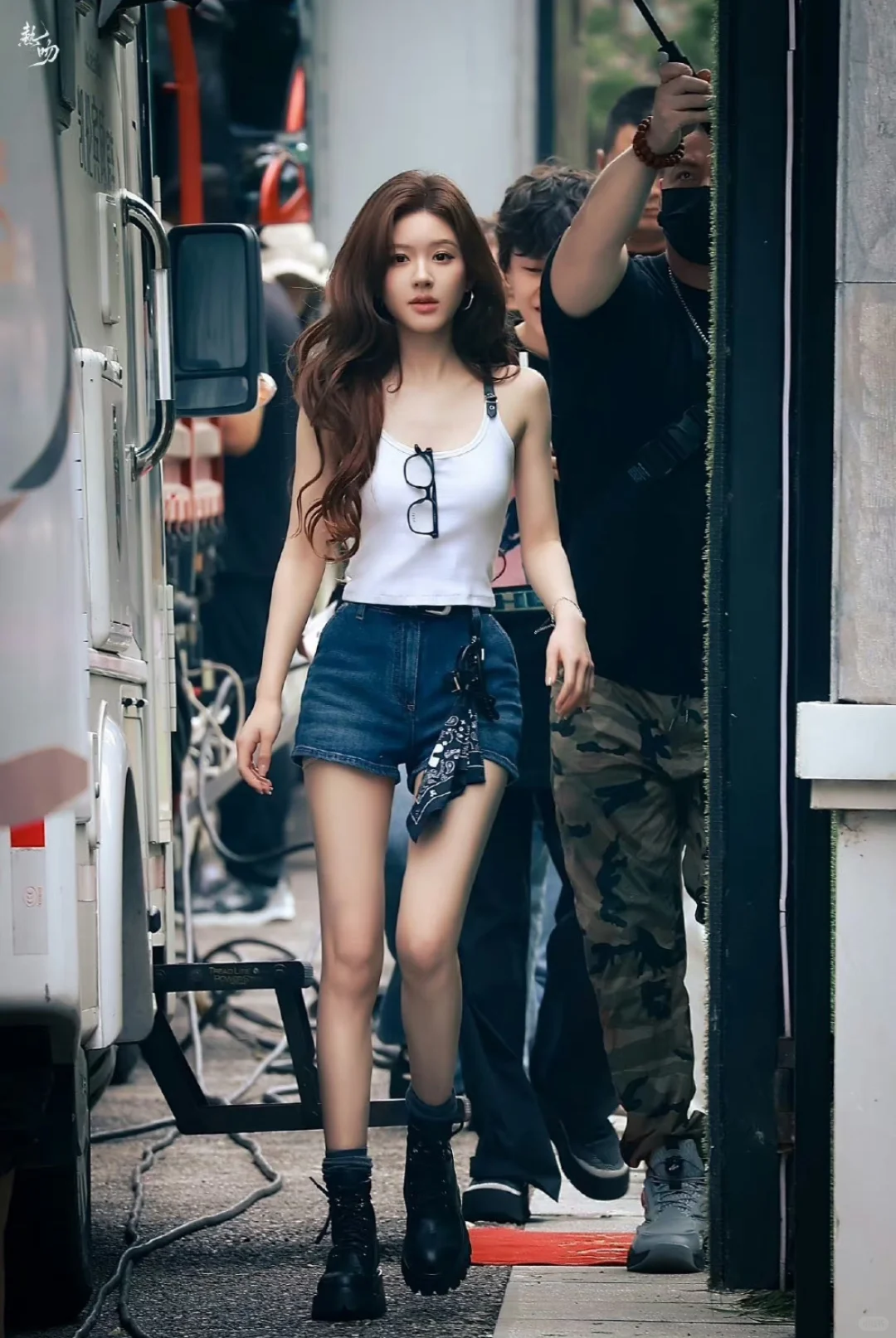 赵露思这身材 166cm得瘦成多少斤才行？