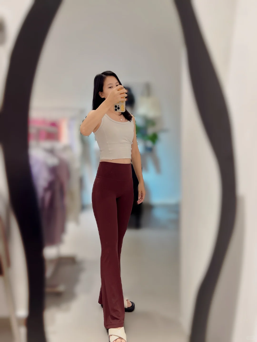 在东城万达，瑜伽服搭出港风复古松弛感