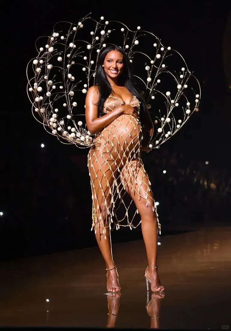 维密：孕妇也上了、今年show 太厉害了！