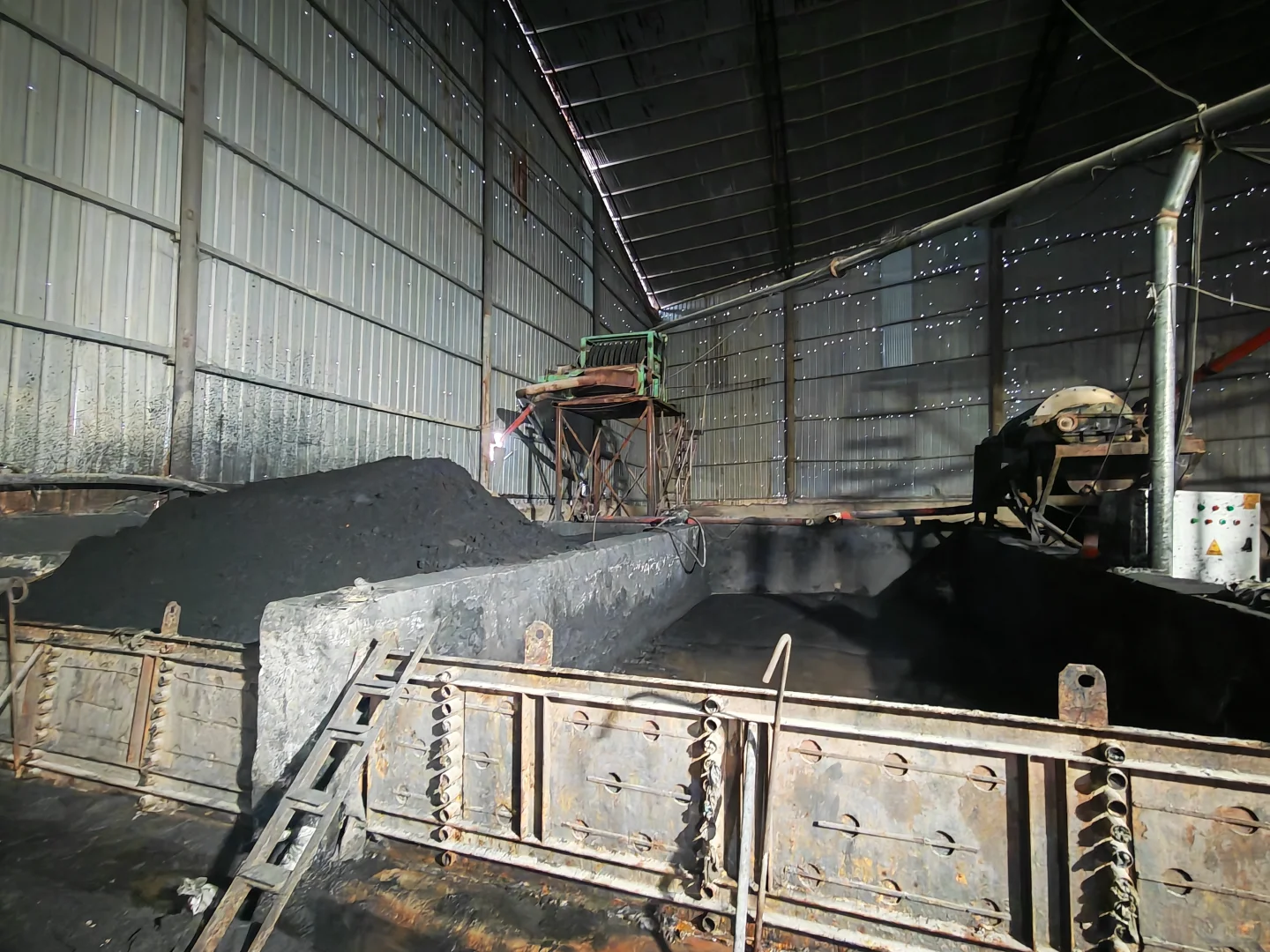 坐标河南，自有铁精粉选厂，没有中间商。