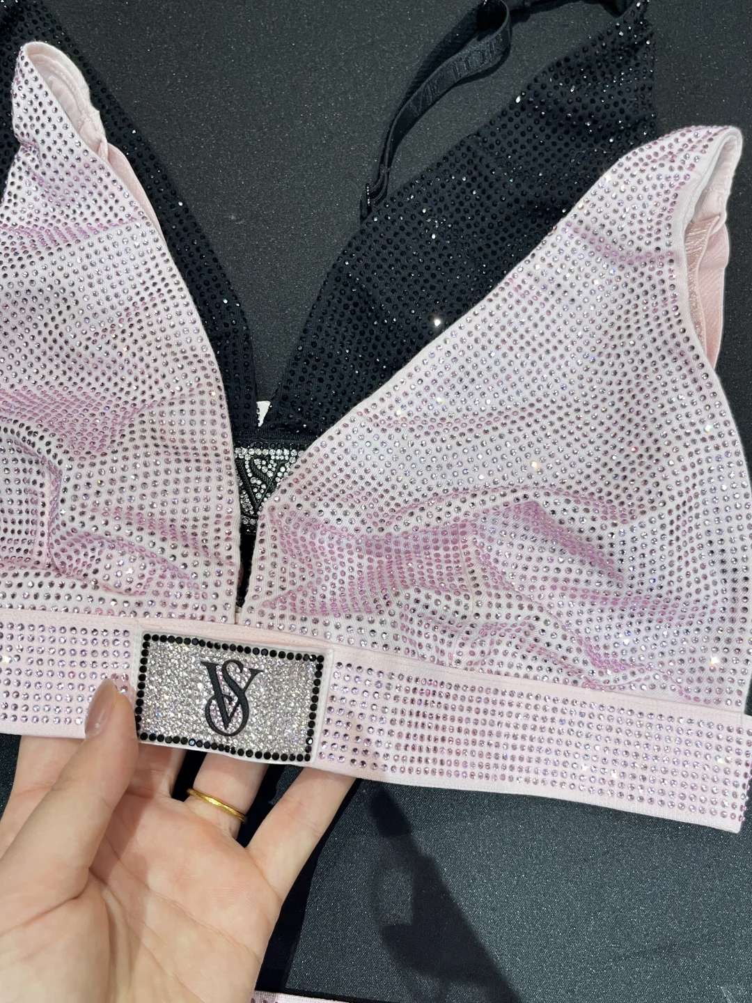 维秘|闪钻三角杯文胸～好美腻💕🙈