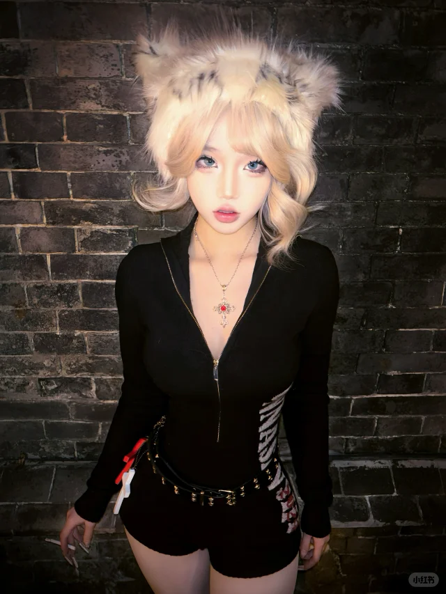 媚女已深入骨髓..