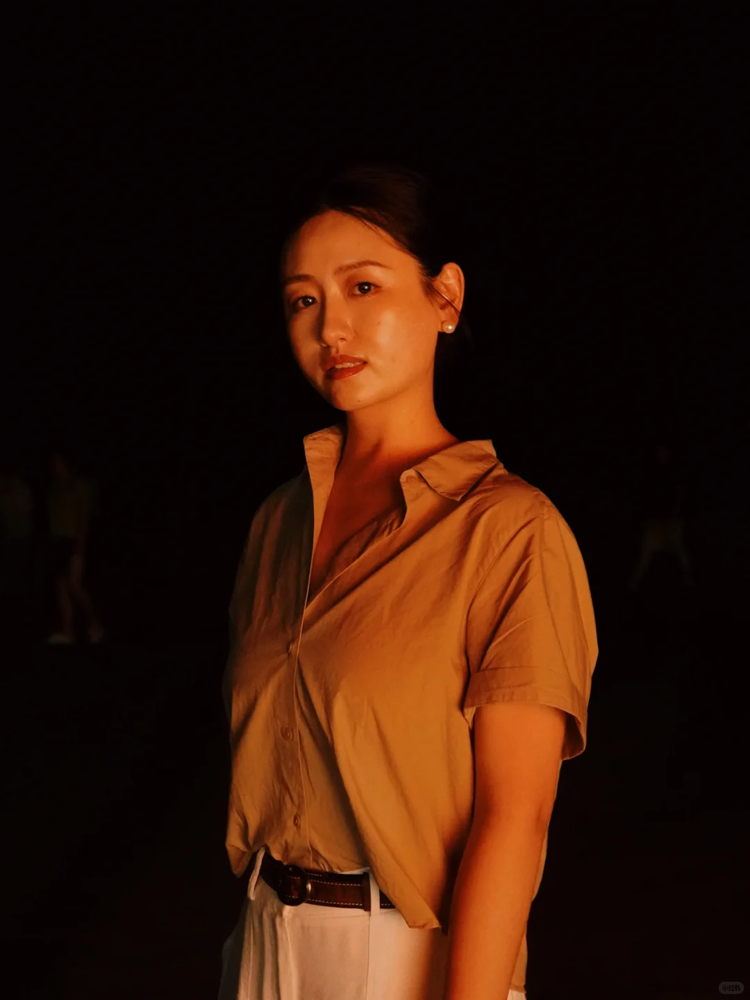 夜晚的氛围感女孩📷