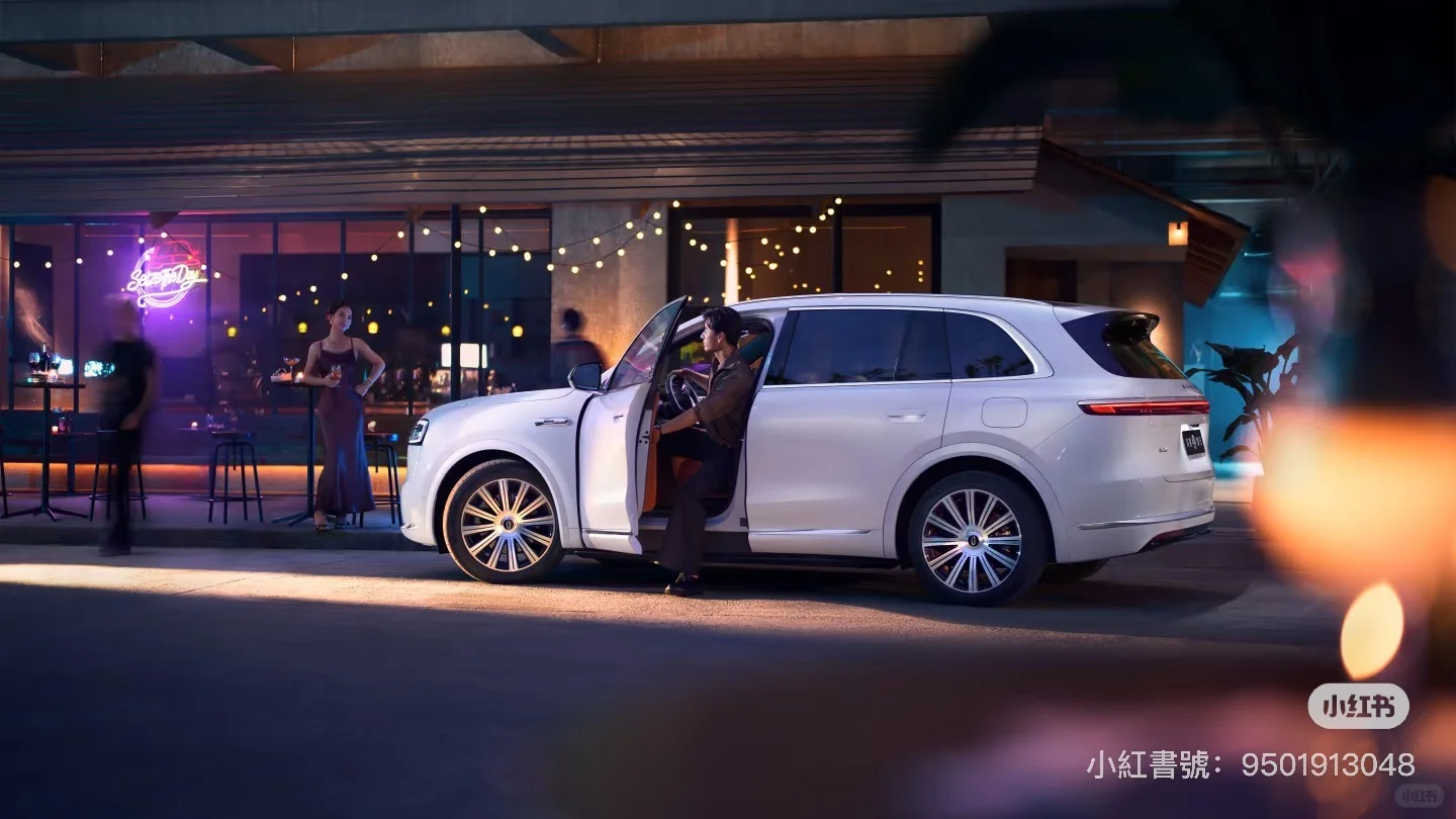 全新问界M7｜纯白Dress Code 出发City Walk