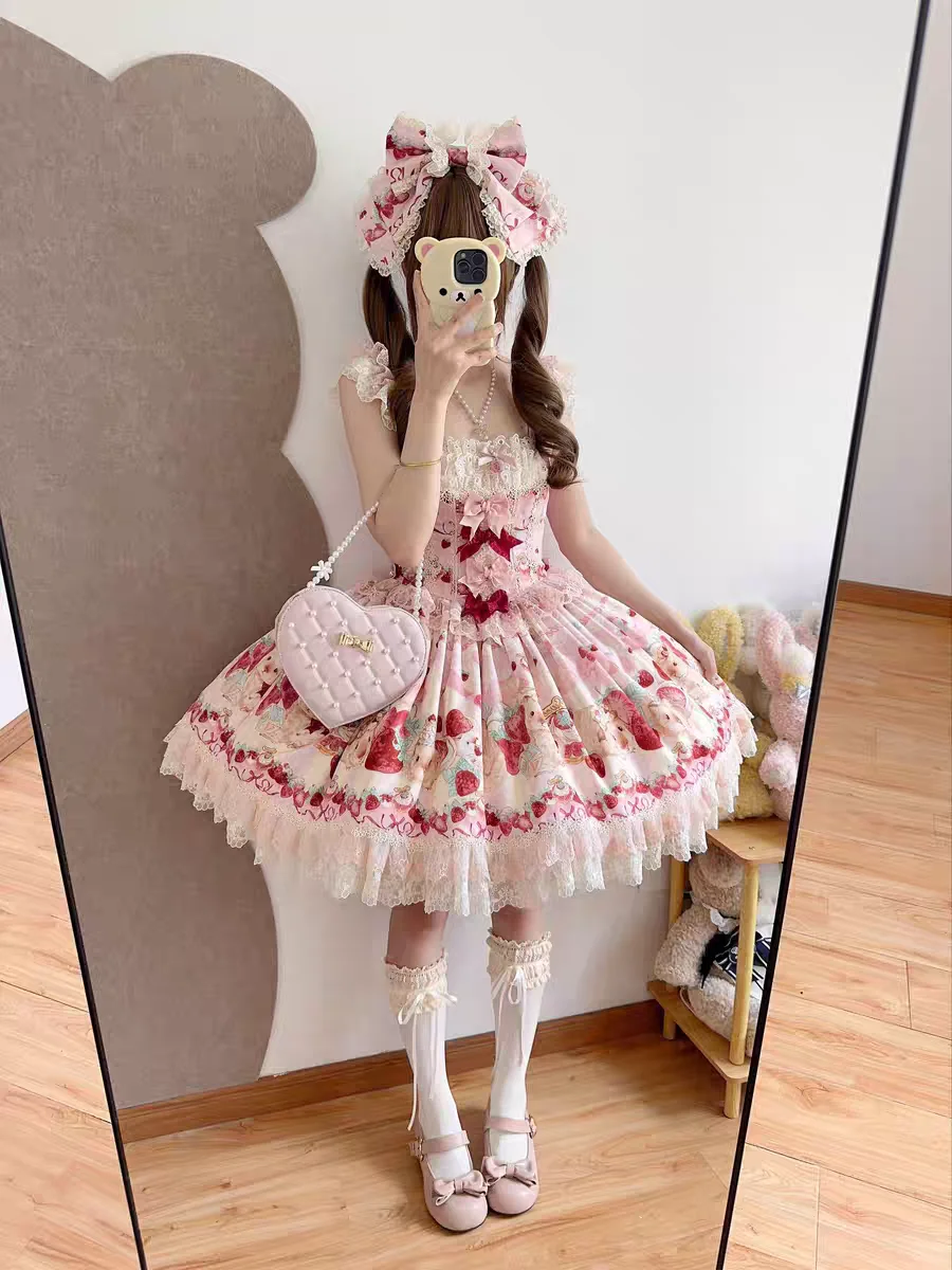 好大一块草莓千层蛋糕🍓