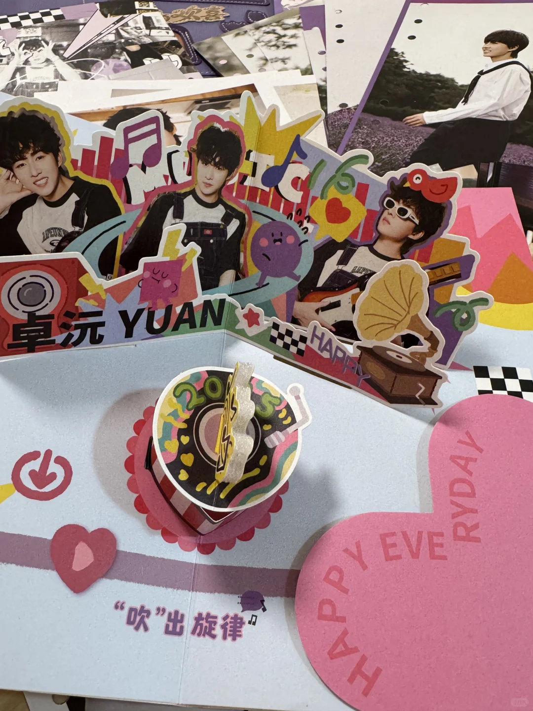 收到咯，好用心的生日写真集啊