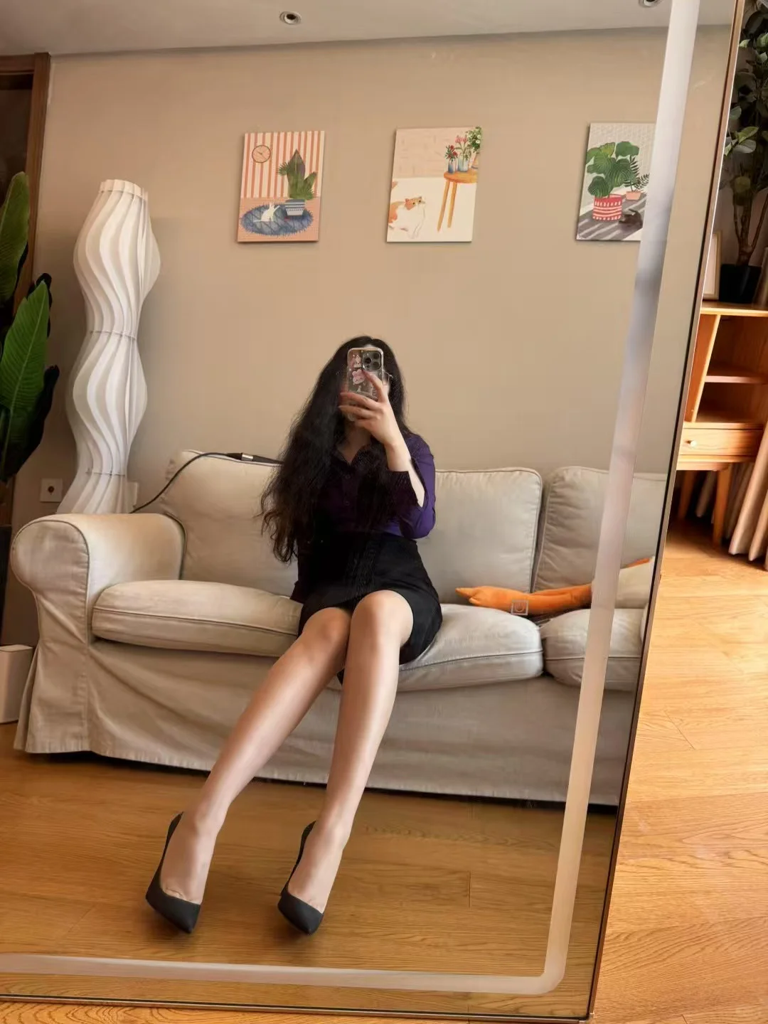 紫色小外套，搭配肉丝小高跟，有气质的职业装