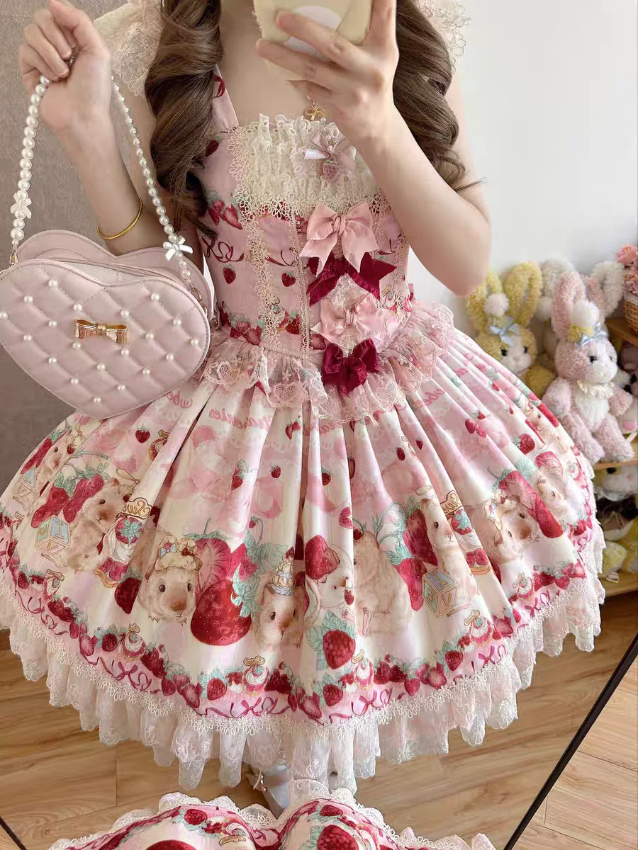 好大一块草莓千层蛋糕🍓