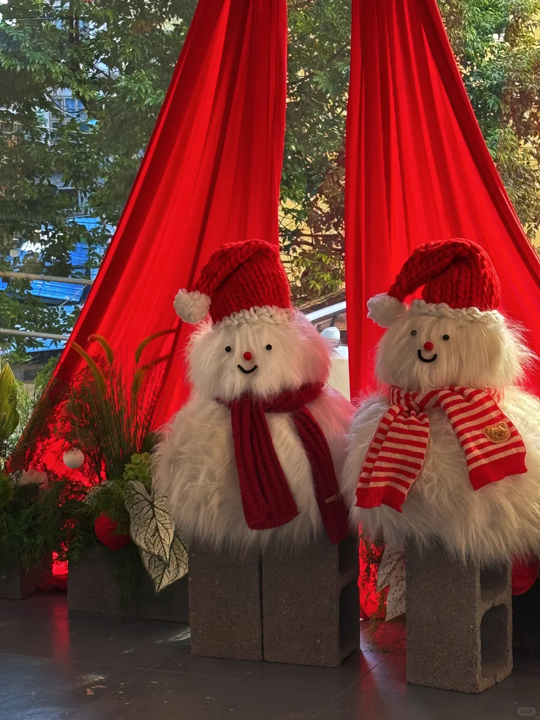 救命！这家店把圣诞浪漫焊在店里了