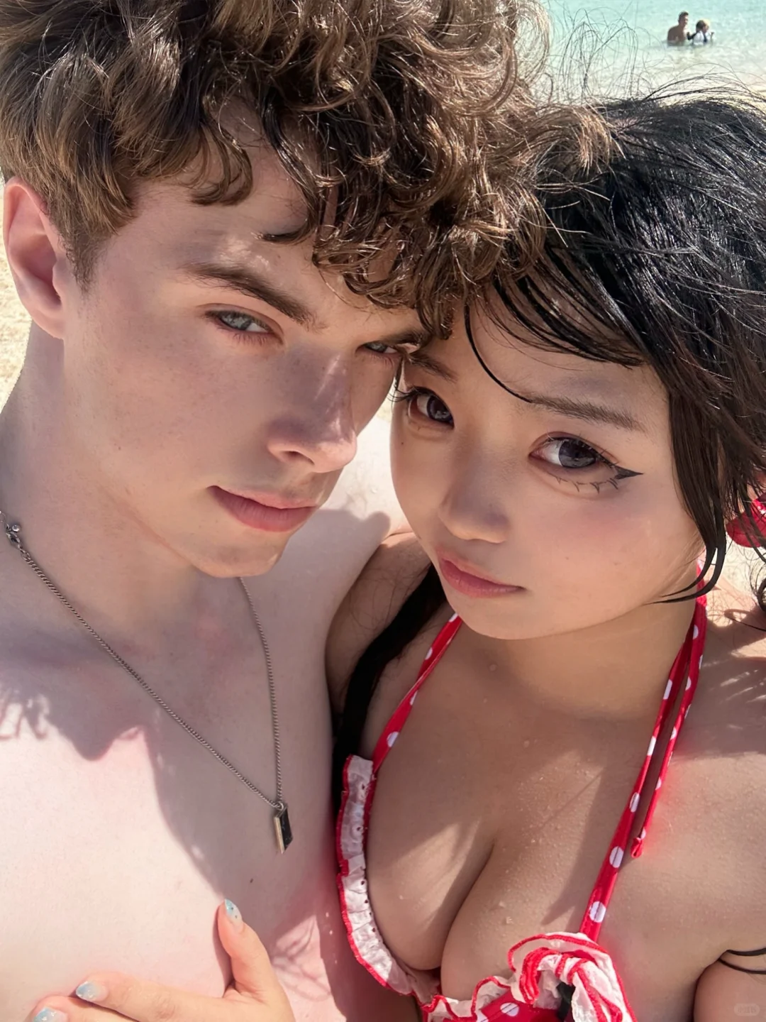 🏝️🐶🐱 不会游泳的两个人去了海边🌊