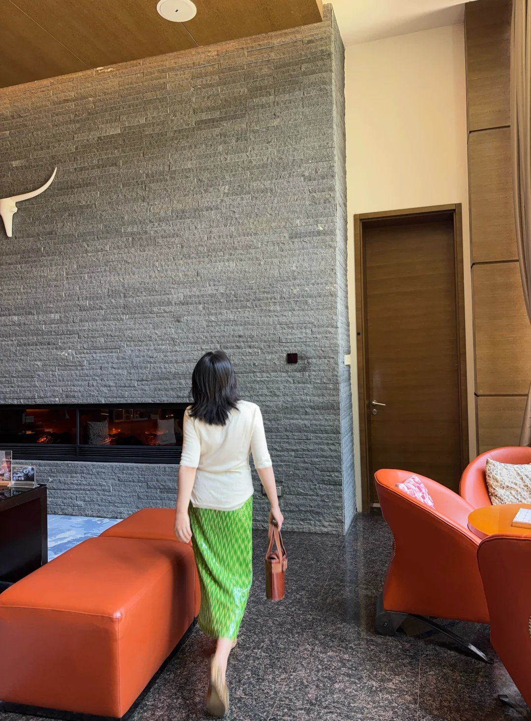 我是比他大三岁的轻熟女.