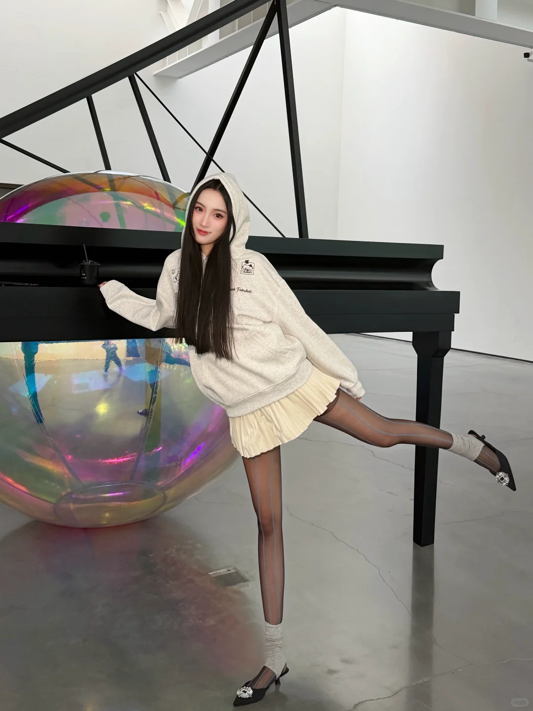 灰色腿套➕蓝纹黑丝 🔓解锁辣妹模式！