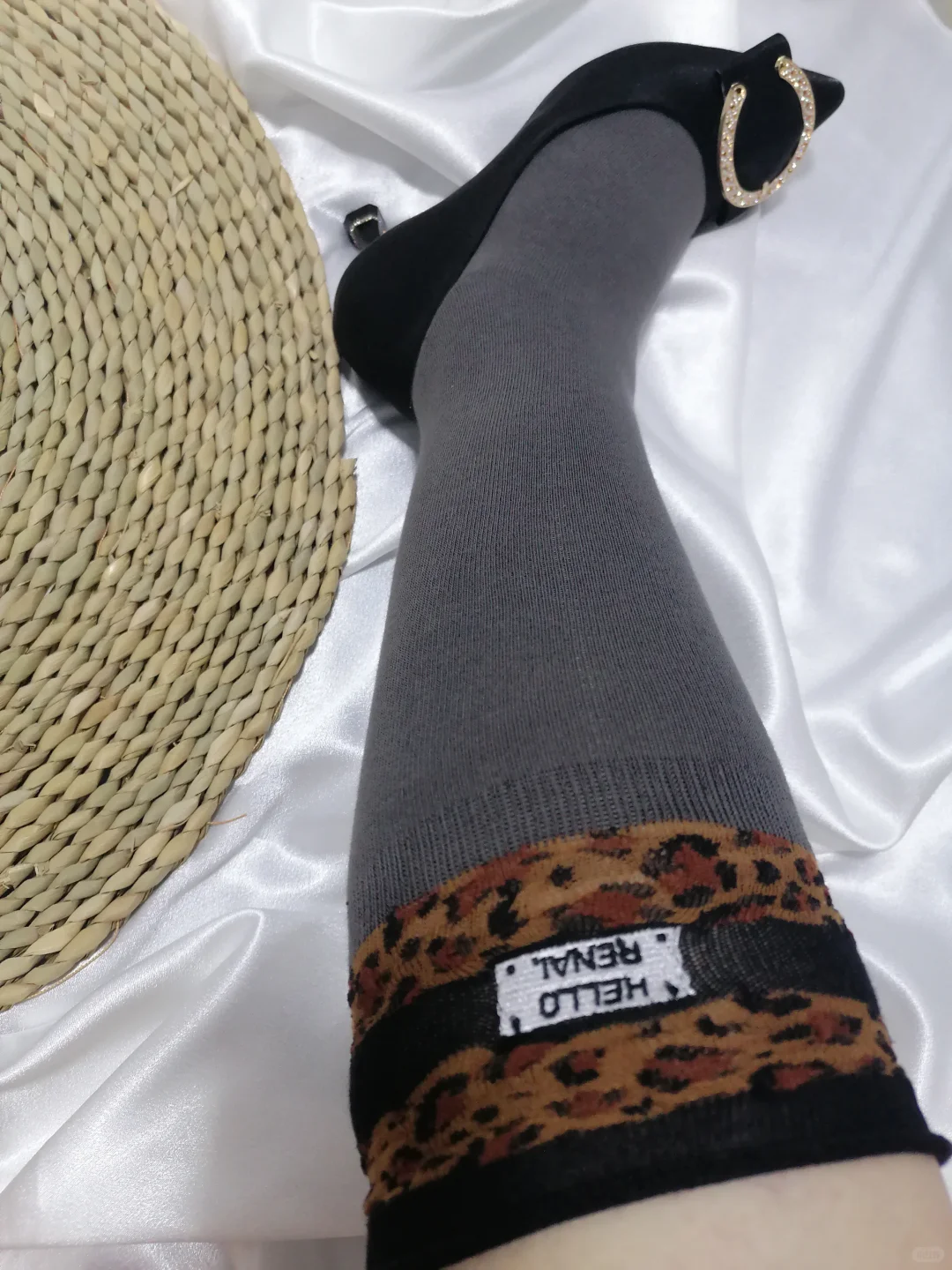 高级|灰|豹纹点缀性感魅力