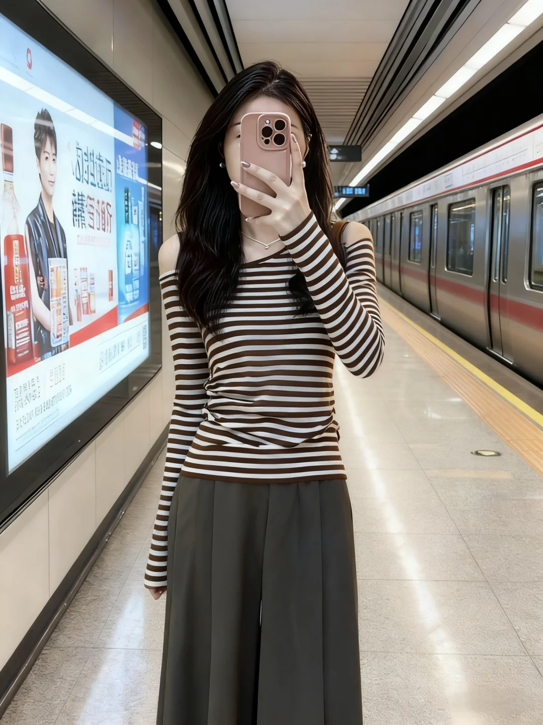 我爱露肩上衣啊啊啊啊～