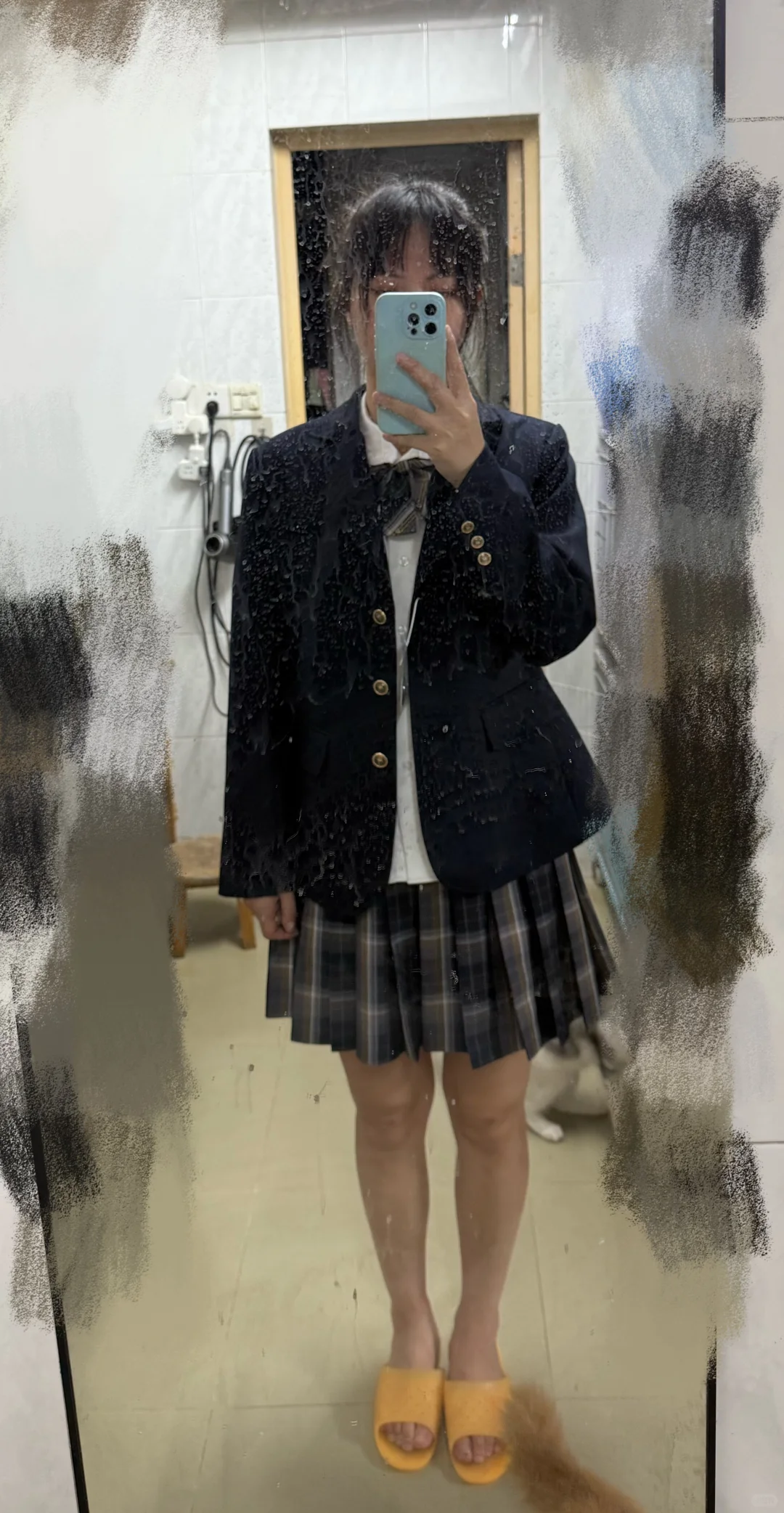 电子闺蜜们，帮我看看这个外套留不留 纠结