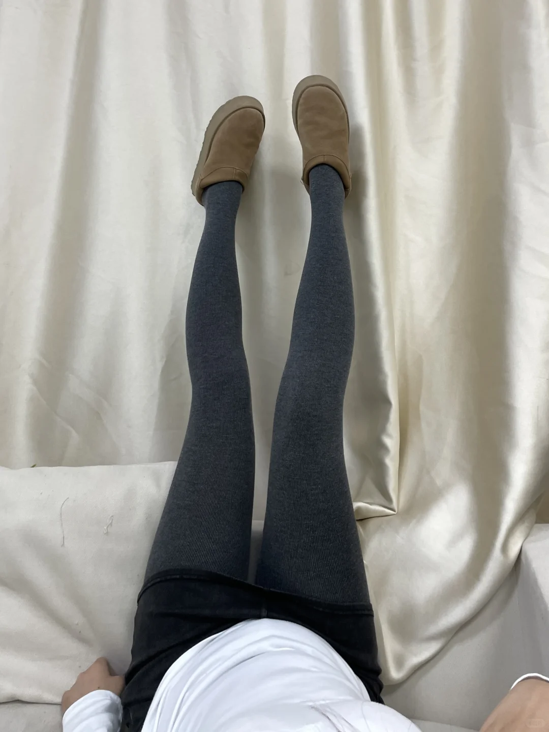 好爱这条连裤袜！悍我腿上！