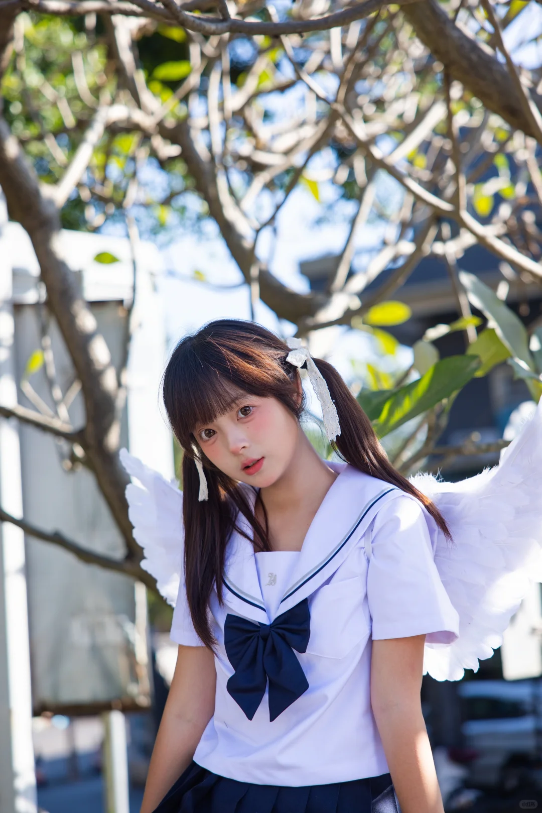 逆光发丝，元气少女