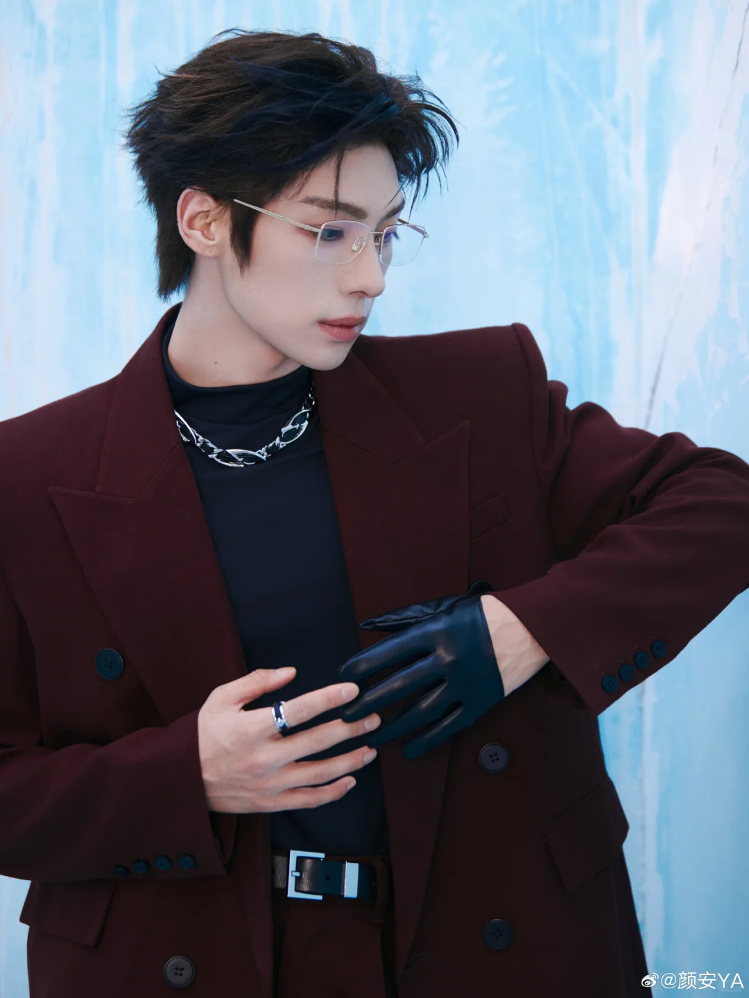 颜安你好性感，这套妆造得高人指点了