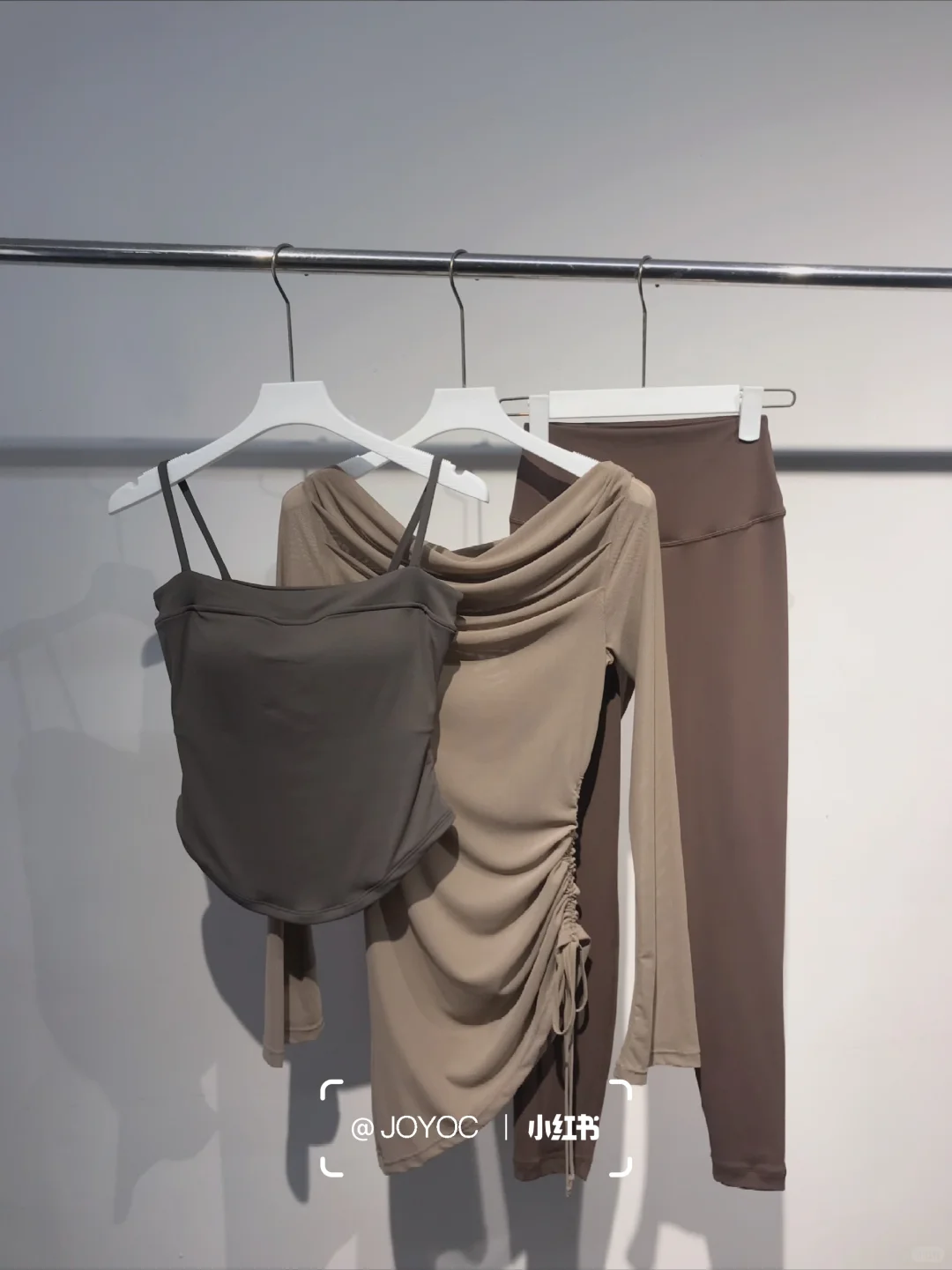 瑜伽服穿搭｜高级感的秋日运动look