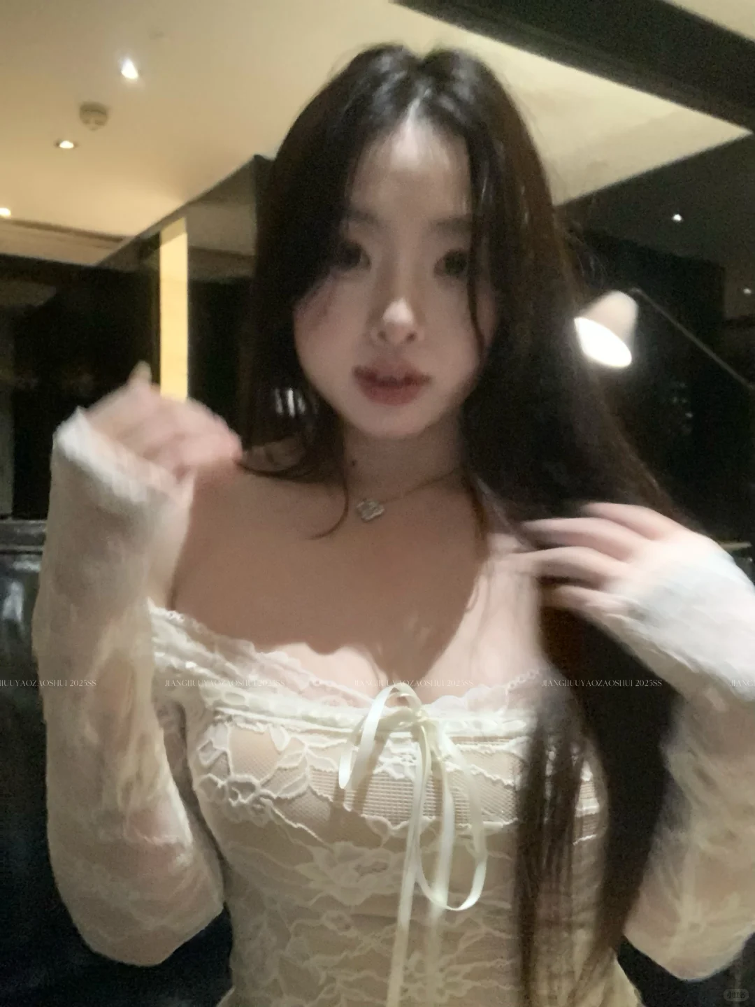 可正常 可斜肩 可一字领穿