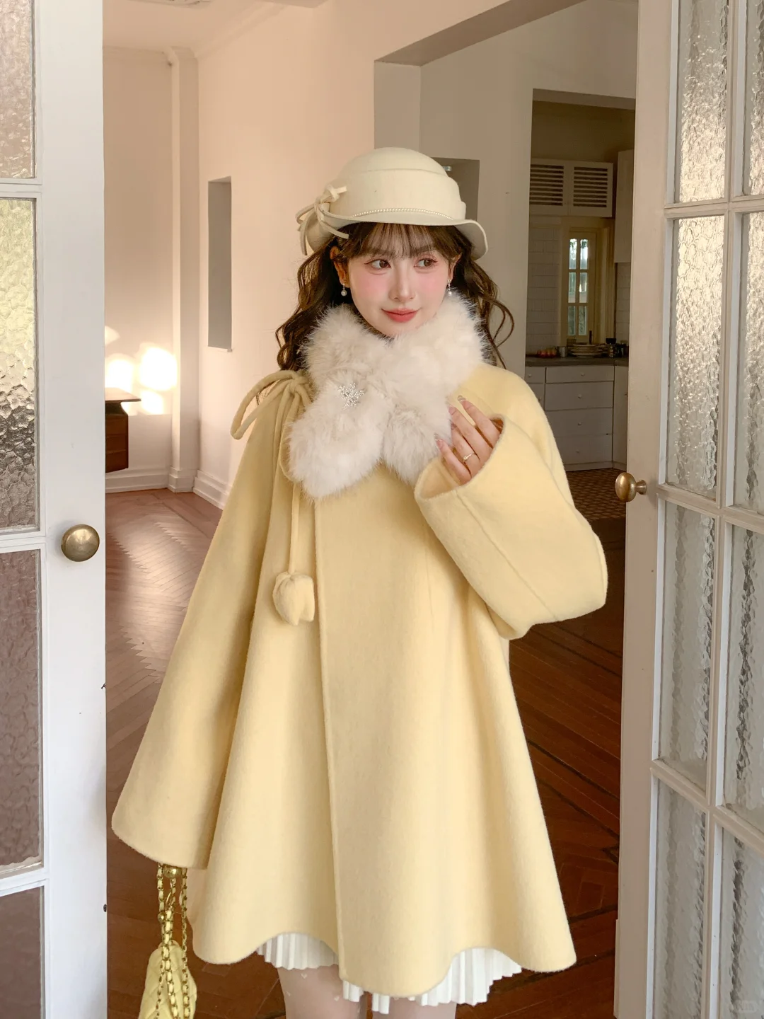 奶黄大衣气质感直接化身冬日大小姐！💛