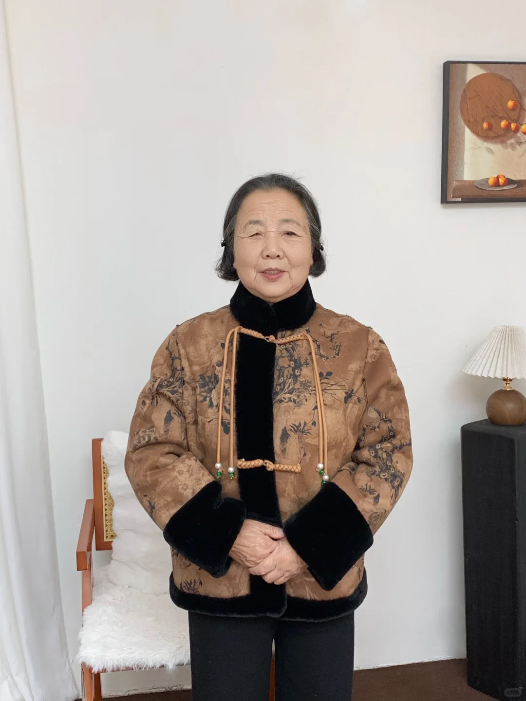 奶奶说我乱花钱买太多新衣服，留哪件好看呀？