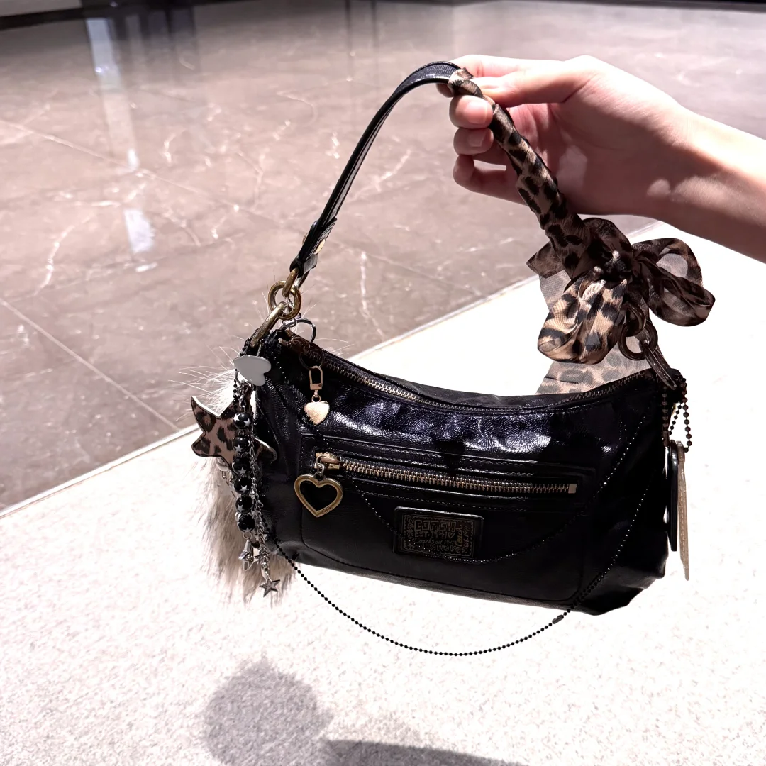 蔻驰Coach豹纹毛毛腋下豌豆包如时髦辣妹