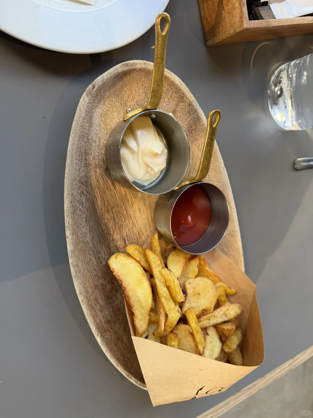 还好有他俩在 不然薯条被乌鸦抢走了