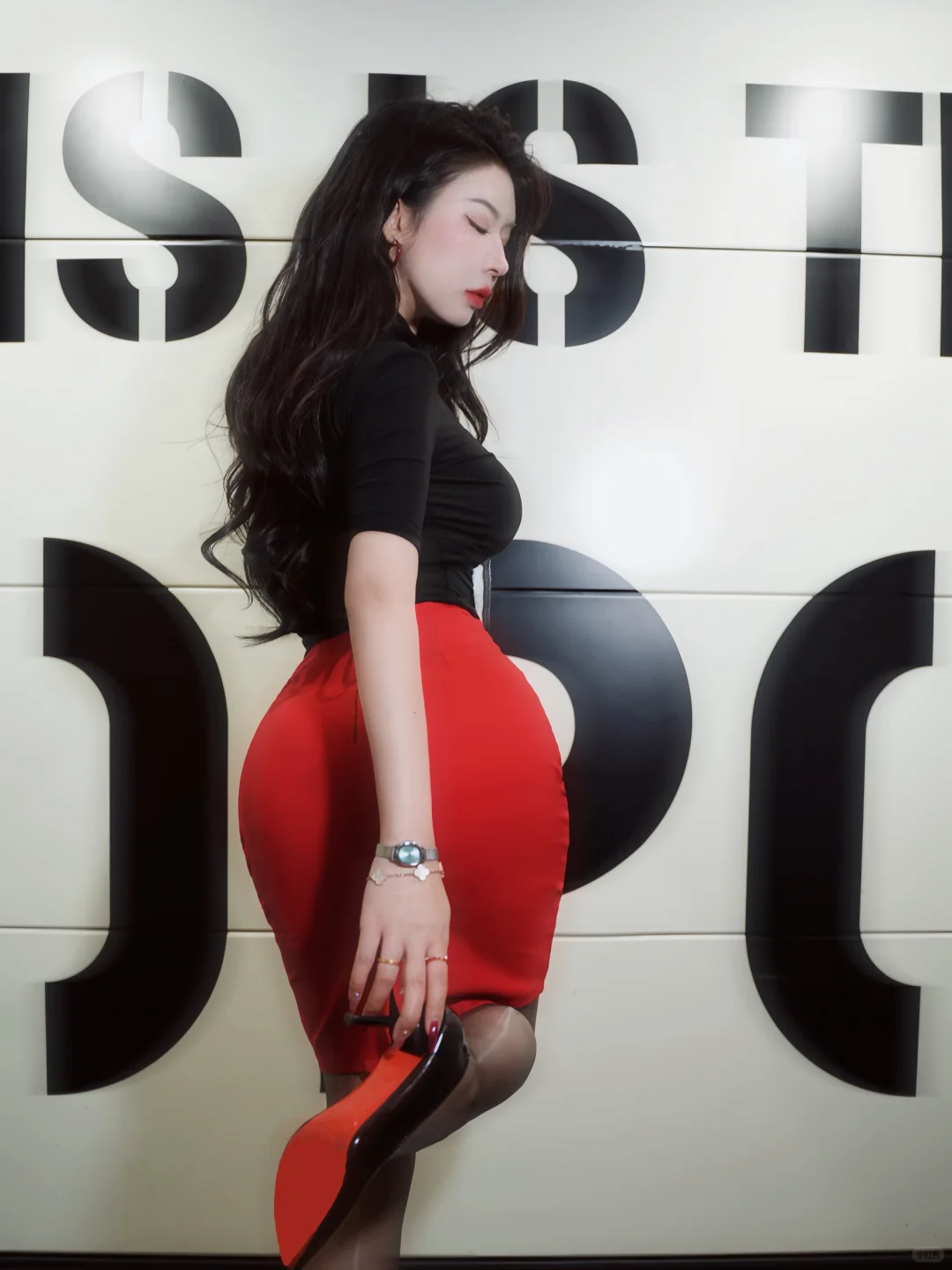 👠 𝗚𝗲𝘁停车场拍照姿势