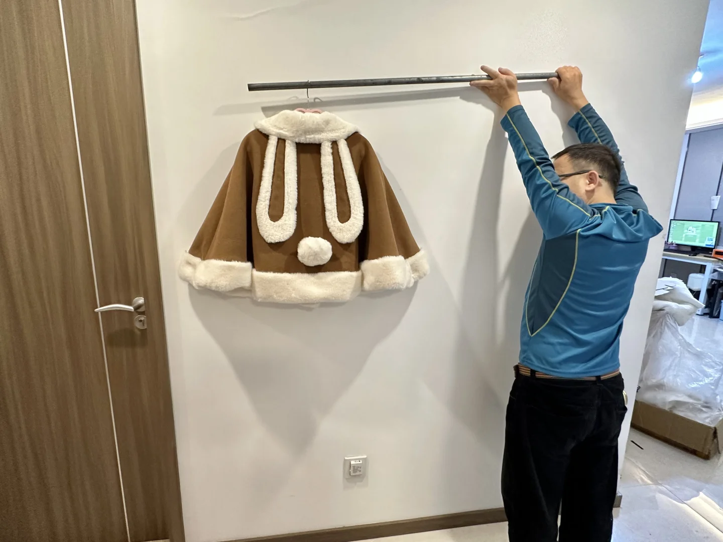 拍照到一半架子塌了