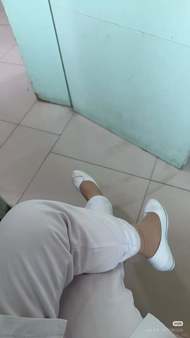 “谁懂护士上班的脚？