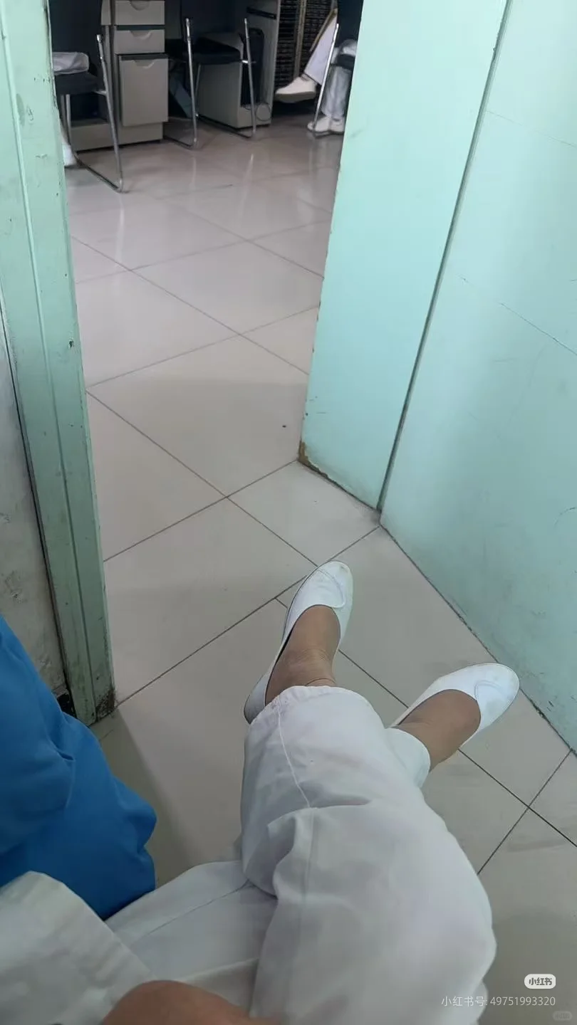“谁懂护士上班的脚？