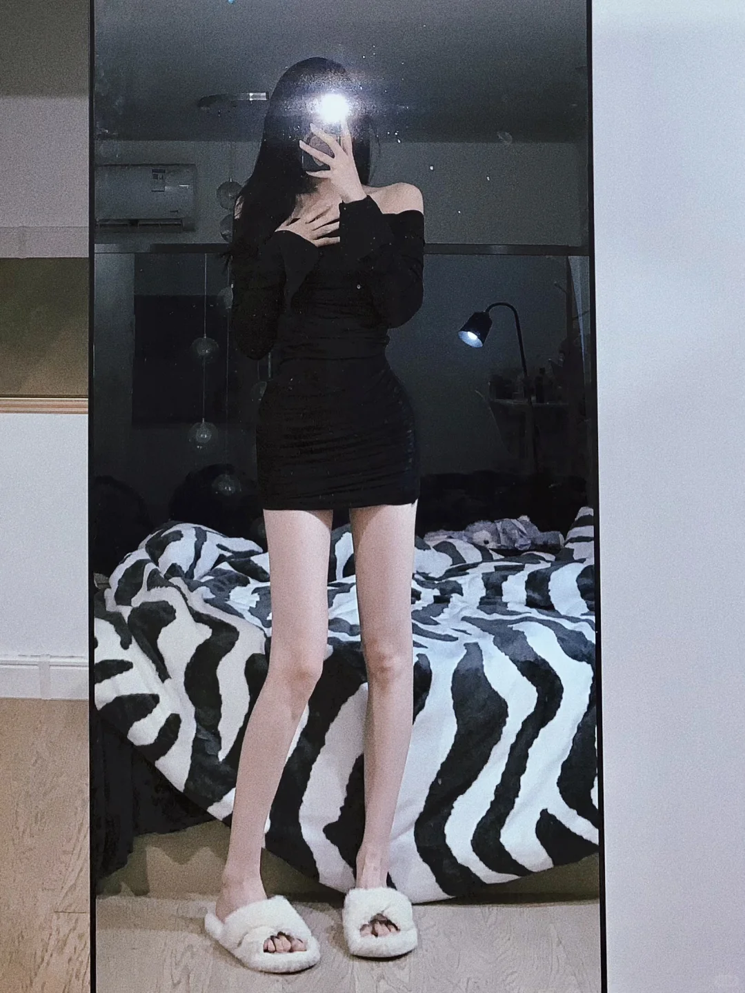 不露脸的氛围感对镜自拍｜穿搭的尽头是姐姐