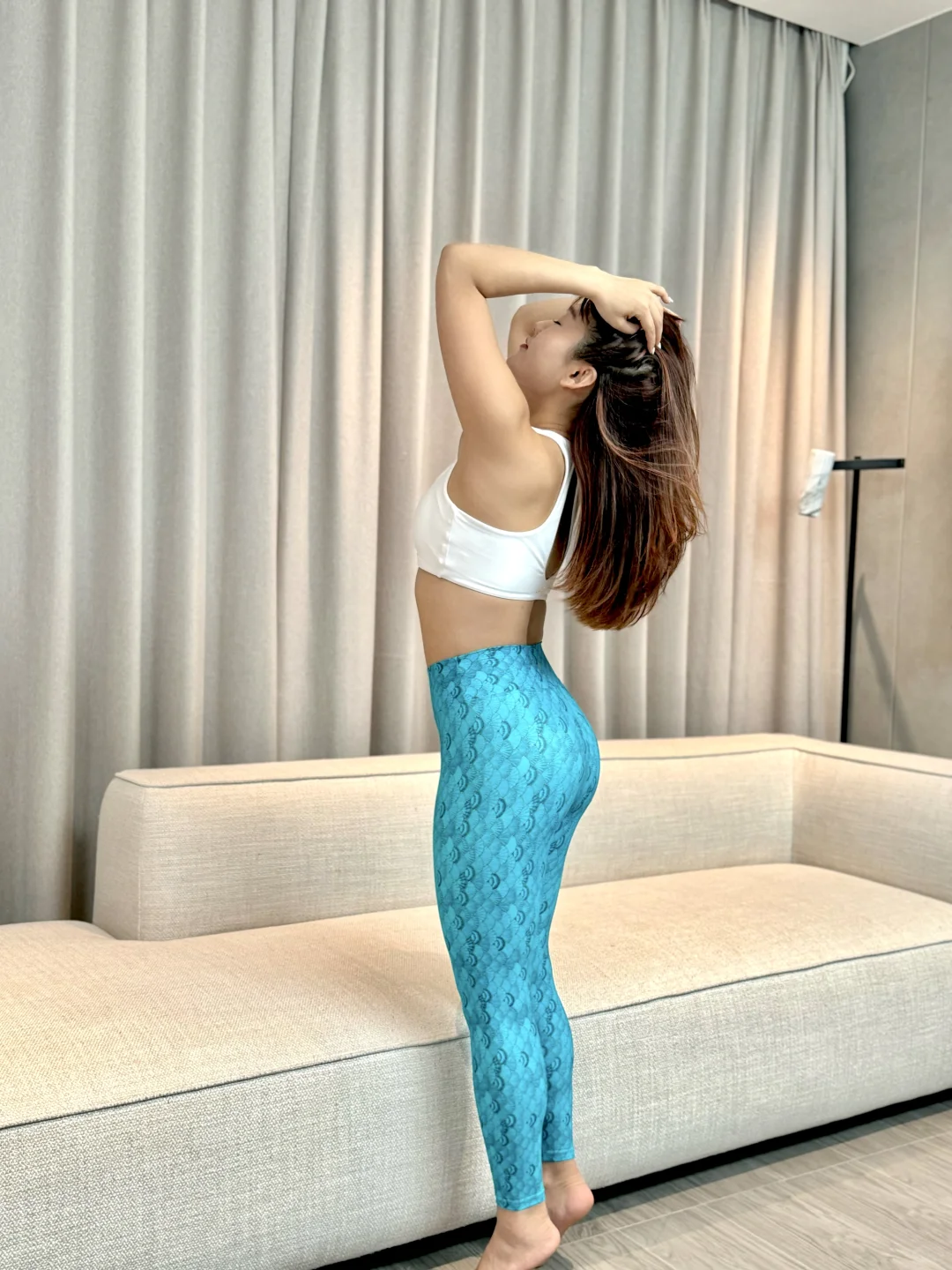 要穿瑜伽服拍live的～～