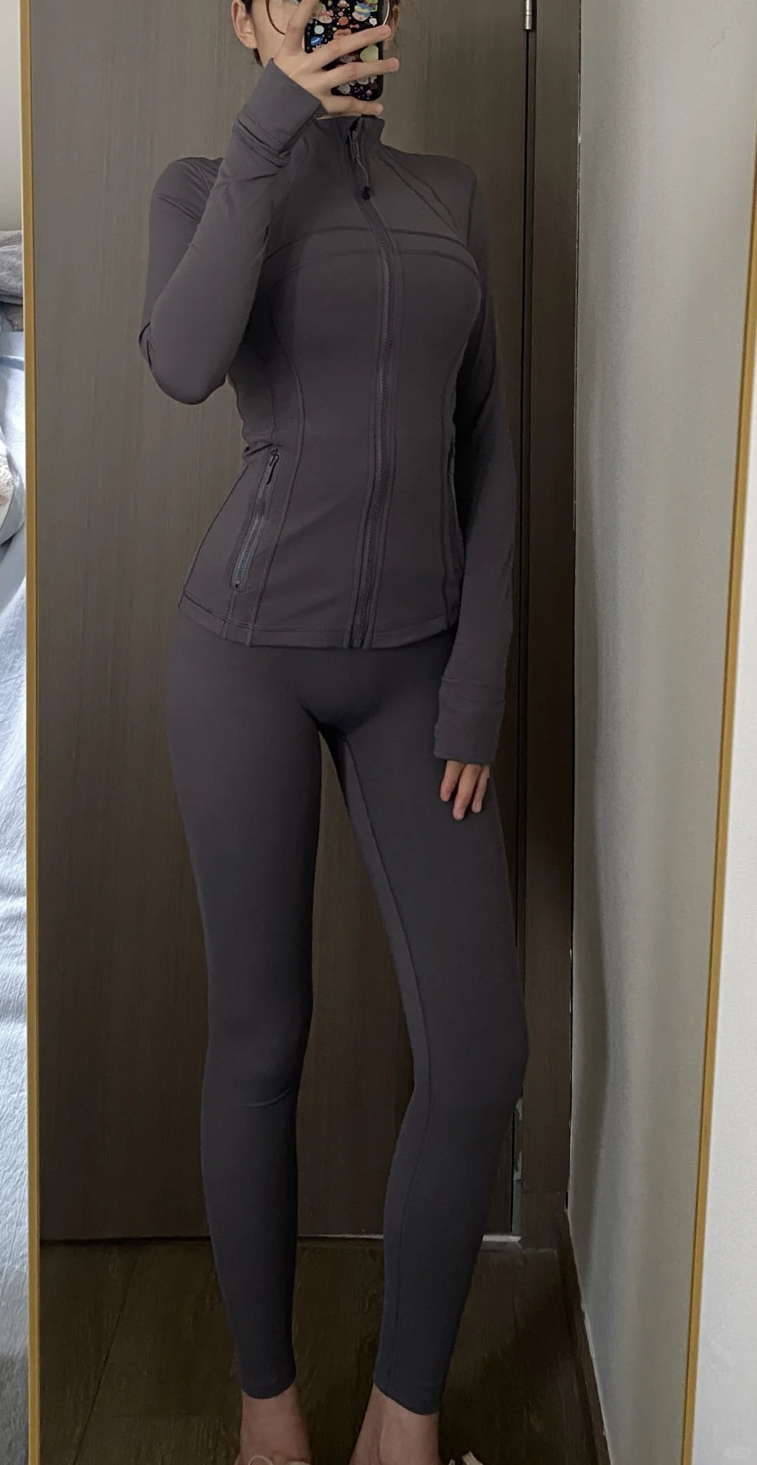 灰色瑜伽服，高级感满满～