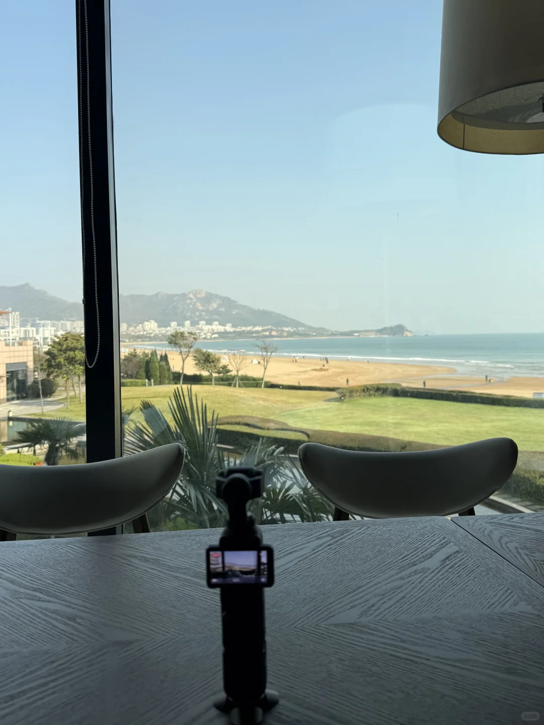 在青岛海边喝杯咖啡