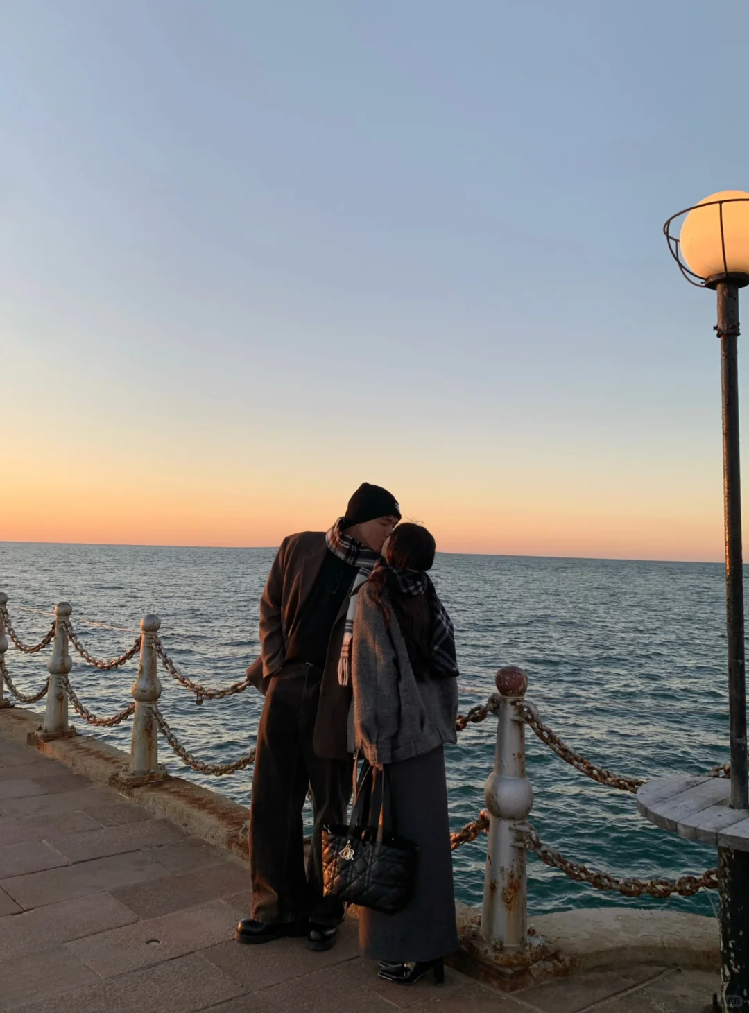 一些情侣海边拍照姿势～