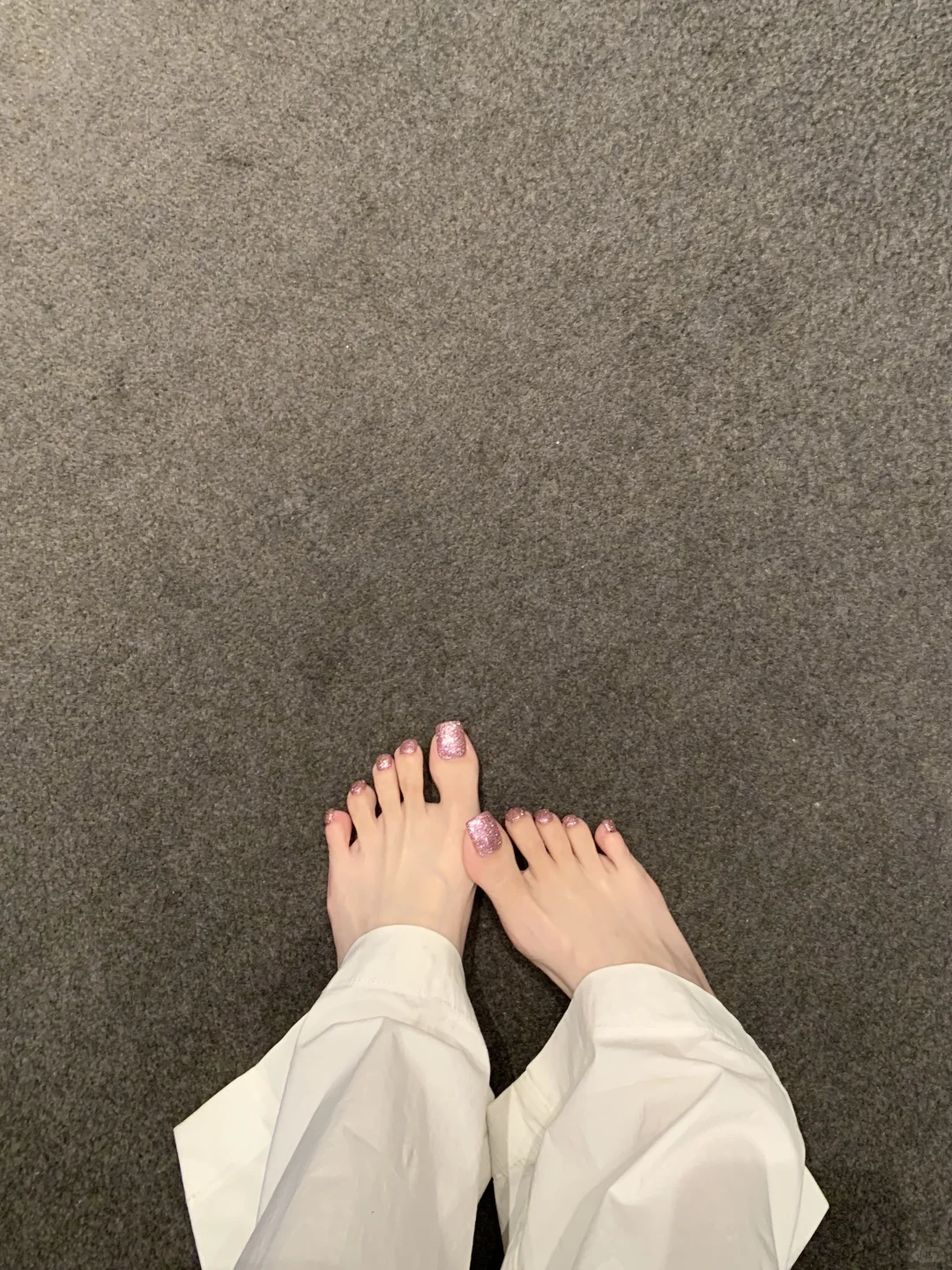 🤍粉粉嫩嫩的碎钻美甲