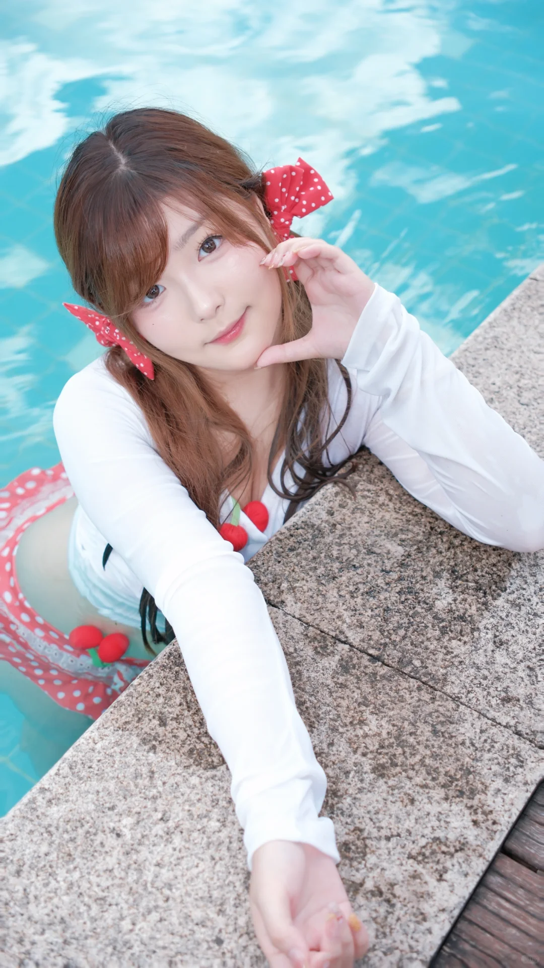 夏天就来这玩吧～游泳池～