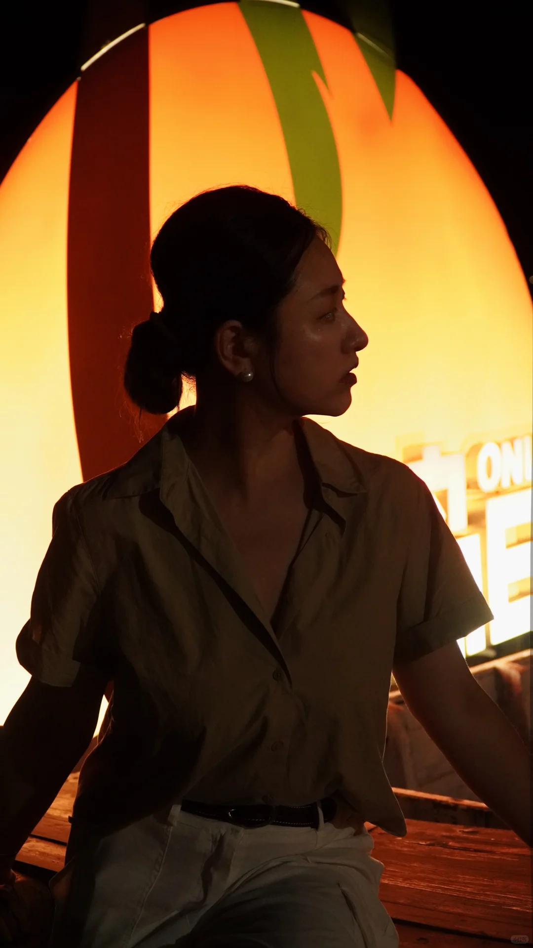 夜晚的氛围感女孩📷